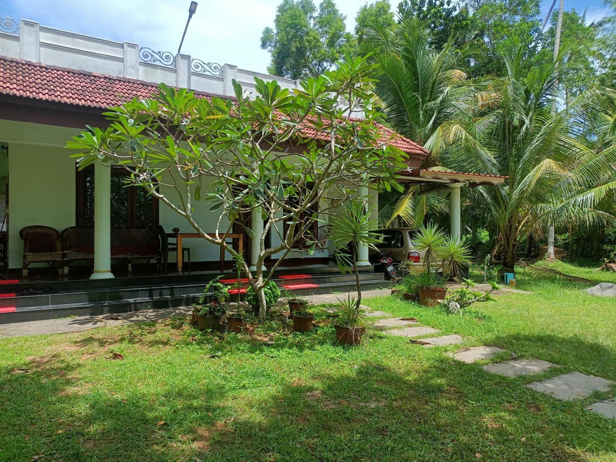 Angels' Homestay Marari Mararikulam Buitenkant foto